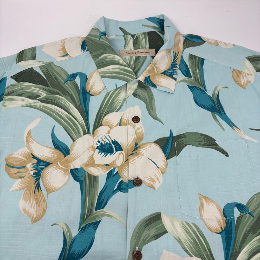 Tommy Bahama Large Blue Green Floral Pattern Hawaiian Silk Short Sleeve Shirt